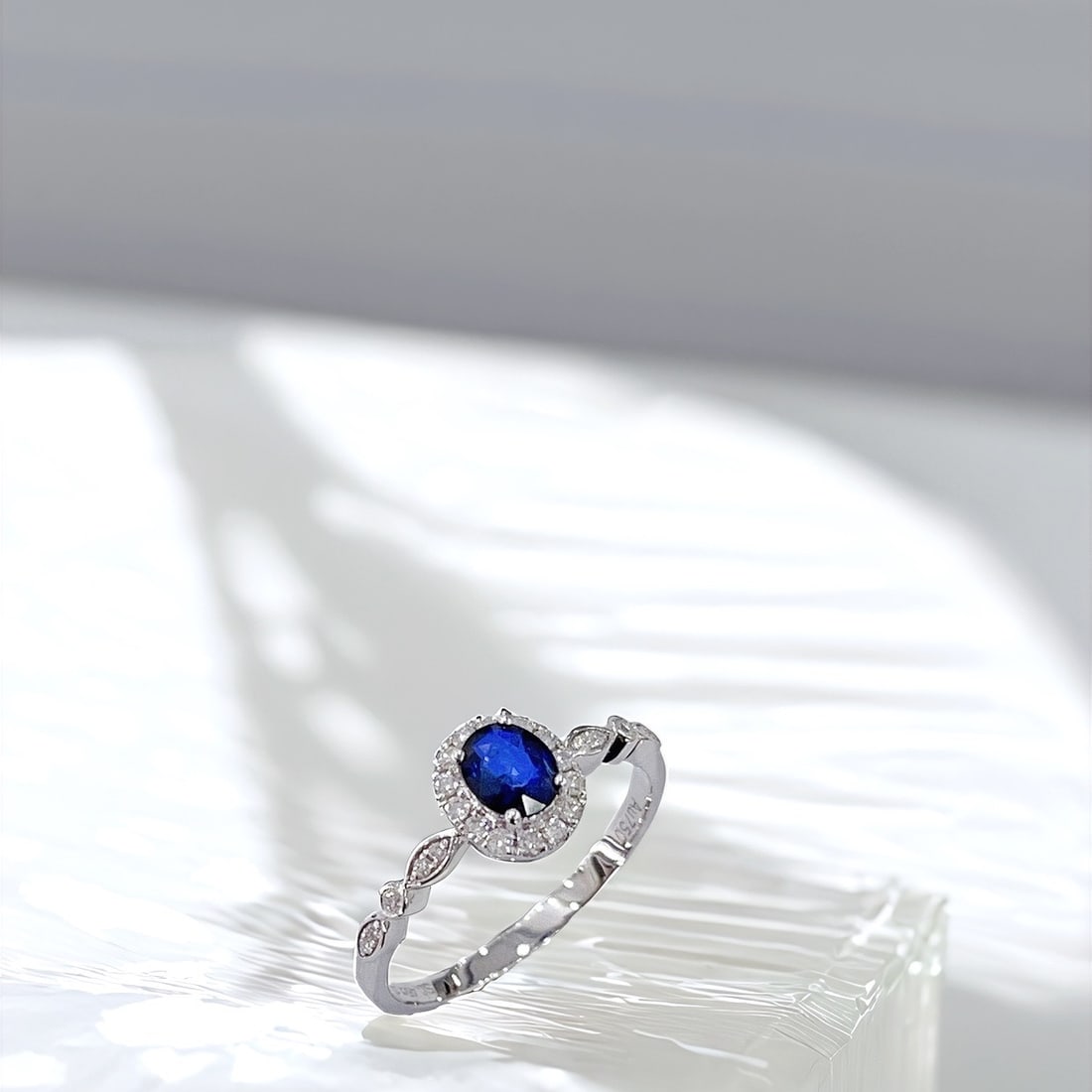 14k Gold 0.61 Ctw Natural Sapphire & Diamond Ring - 2