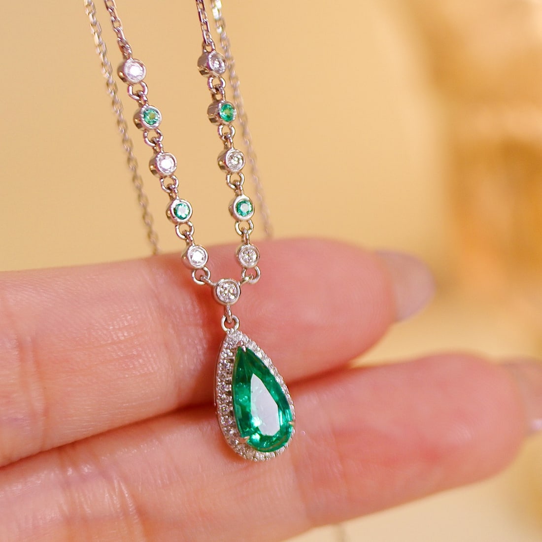 14k Gold 1.47 Ctw Vivid Green Natural Emerald & Diamond Necklace - 4