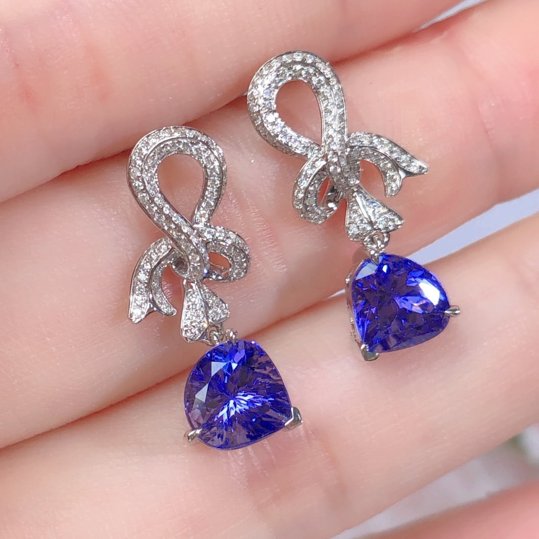 14k Gold 3.70 Ctw Natural Tanzanite & Diamond Earrings - 2