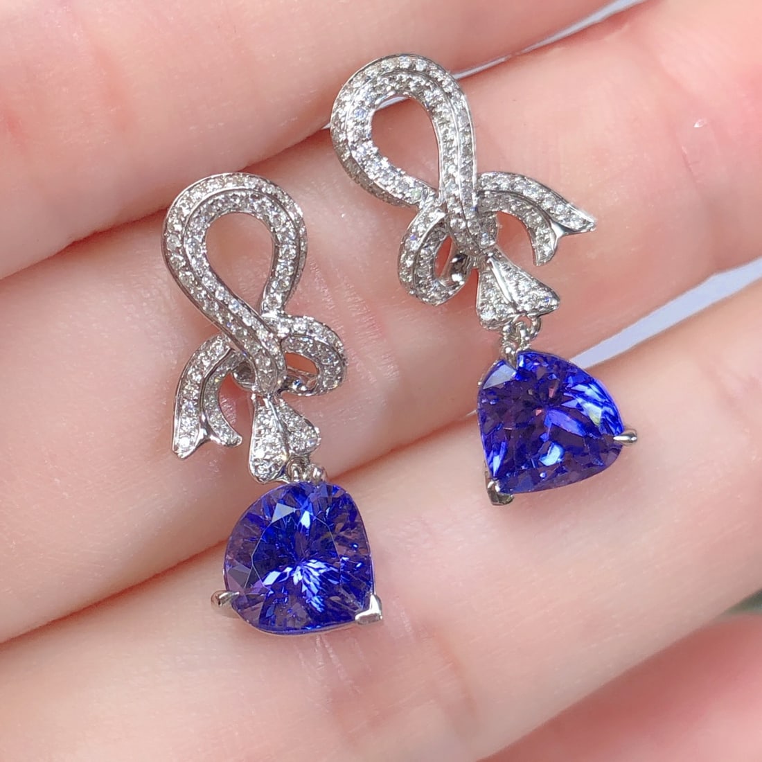 14k Gold 3.70 Ctw Natural Tanzanite & Diamond Earrings - 4
