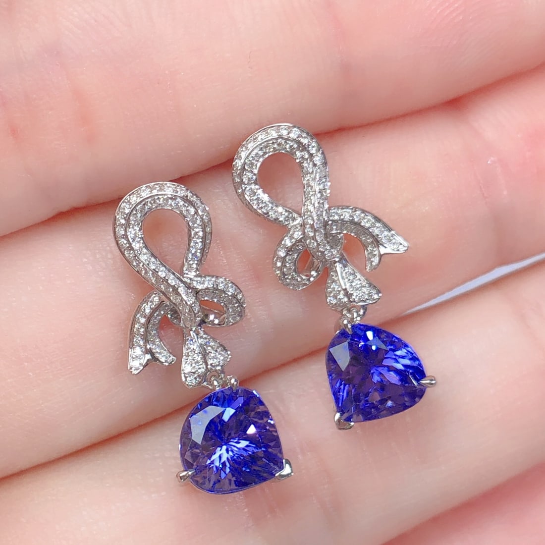 14k Gold 3.70 Ctw Natural Tanzanite & Diamond Earrings - 6