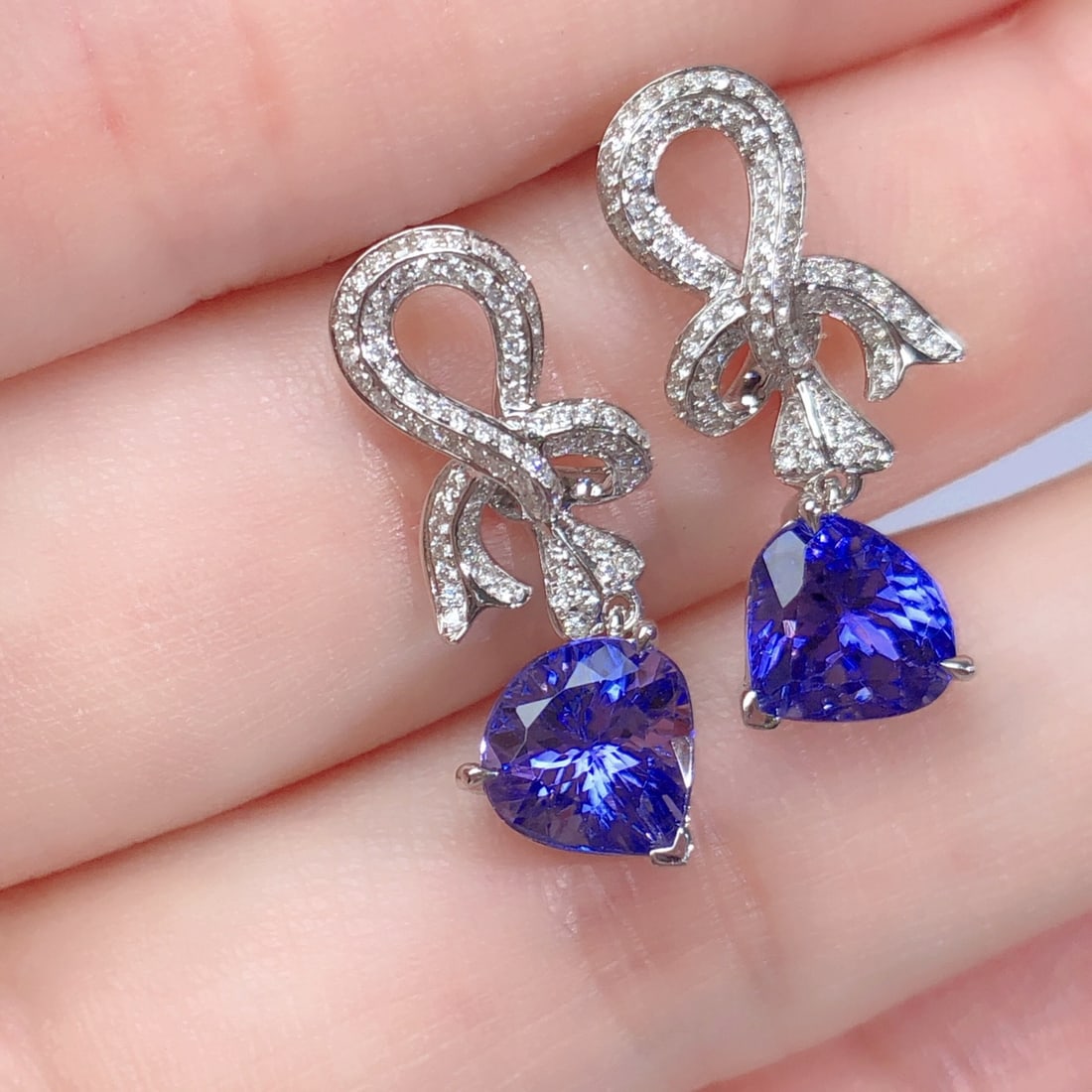 14k Gold 3.70 Ctw Natural Tanzanite & Diamond Earrings - 7