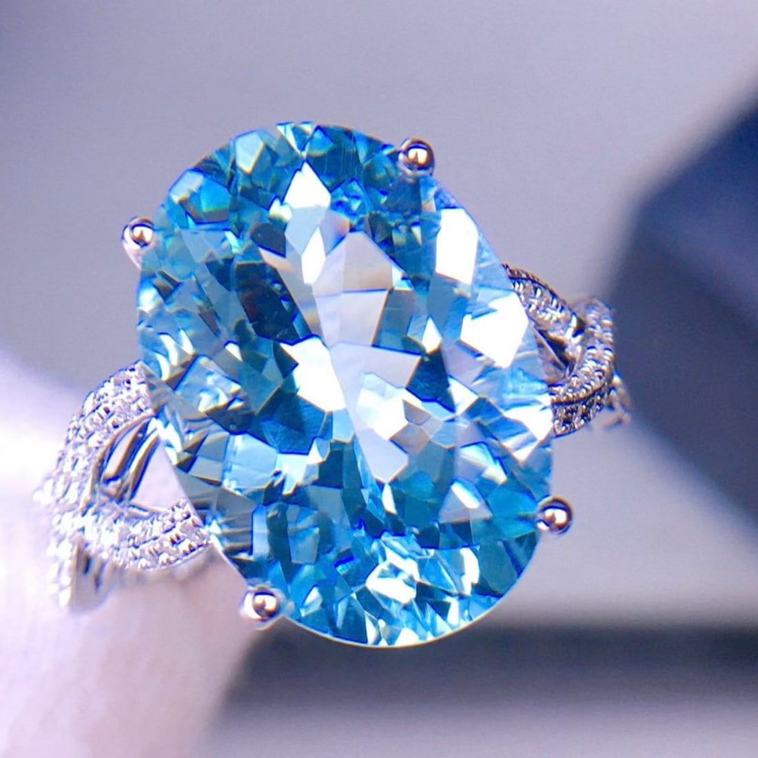 14k Gold 6.82 Ct Natural Aquamarine & Diamond Ring - 4