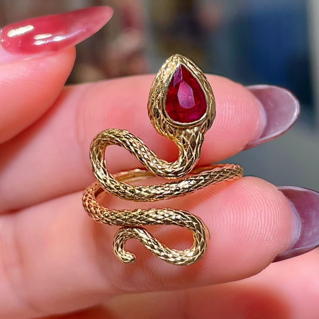 14k Gold 0.7 Ct Natural Ruby & Snake Ring