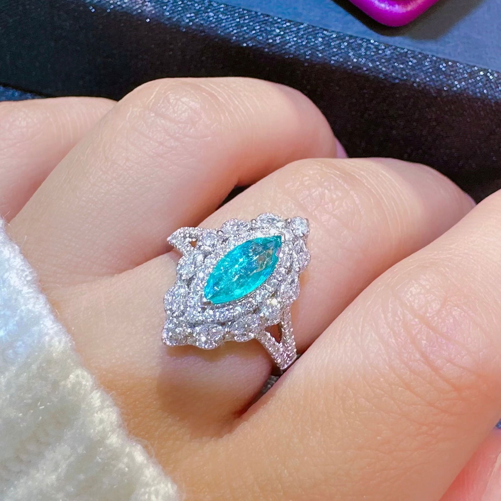 14k Gold 1.34 Ctw Natural Paraiba Tourmaline & Diamond Ring - 4