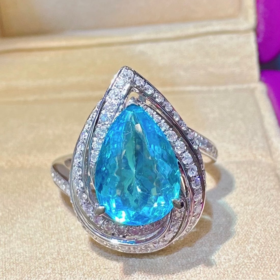 14k Gold 2.94 Ctw Natural Paraiba Tourmaline & Diamond Ring - 4