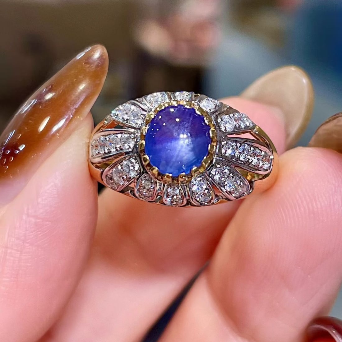 14k Gold 2.69 Ctw Natural Star Sapphire & Diamond Ring: Ref:231130179 // gold content:14k gold // ring size:7. 25us // // main gemstone:star sapphire // shape:round // carat weight:2. 23ct // color:blue // treatment:natural // cut grade:g // //