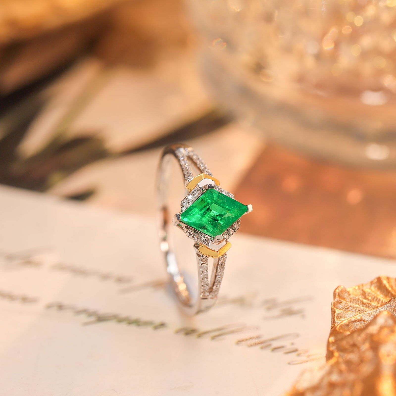 14k Gold 0.76 Ctw Vivid Green Natural Emerald & Diamond Ring: Ref:231130190 // gold content:14k gold // ring size:7. 25us // // main gemstone:emerald // shape:rhombic // carat weight:0. 66ct // color:vivid green // treatment:natural // // adjacent gemstone 2