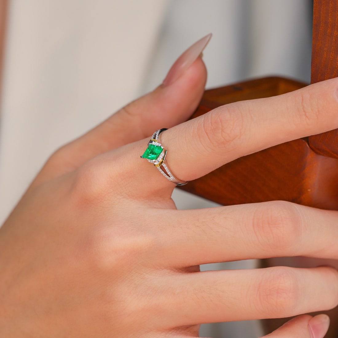 14k Gold 0.76 Ctw Vivid Green Natural Emerald & Diamond Ring - 2