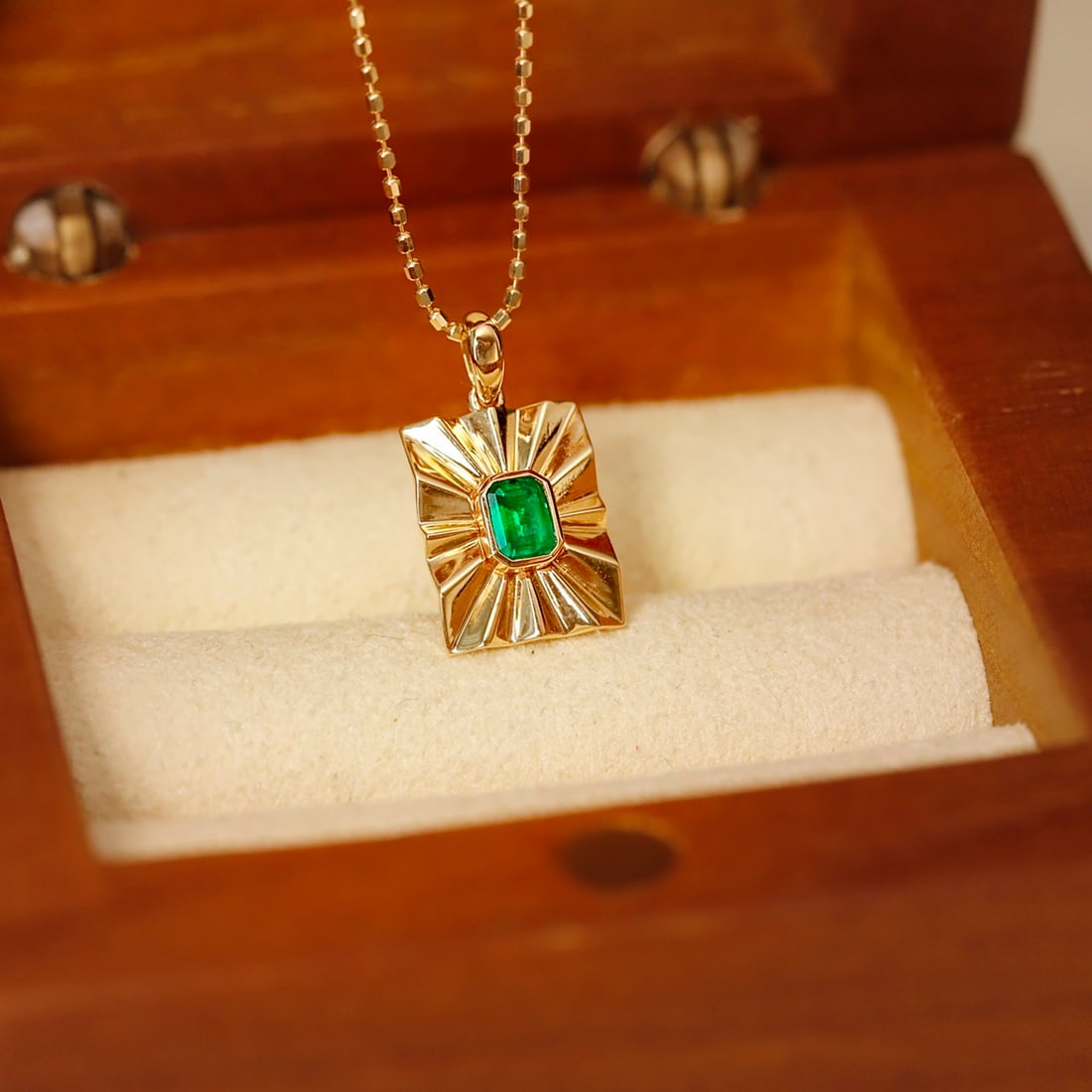 14k Gold 0.16 Ct Vivid Green Natural Emerald Pendant( Without Chain ): Ref:231130193 // gold content:14k gold // main gemstone:emerald // shape:octagonal // carat weight:0. 16ct // color:vivid green // treatment:natural // Condition: NewLow Estimate: 1500.00High