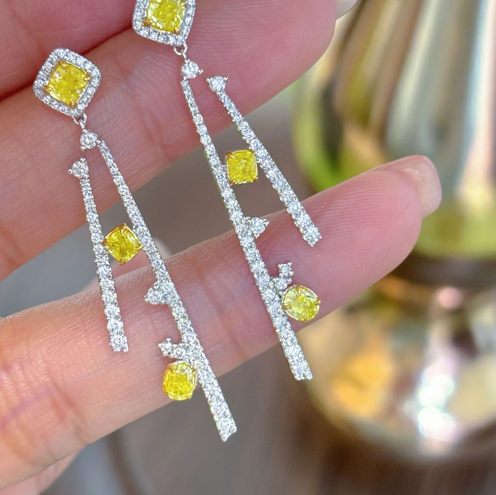 14k Gold 2.5 Ct Natural Color Diamond Earrings - 2