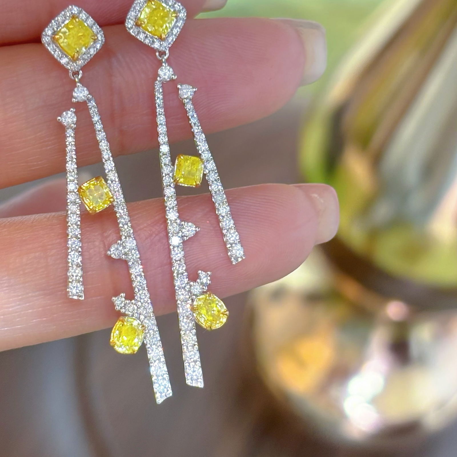 14k Gold 2.5 Ct Natural Color Diamond Earrings - 4