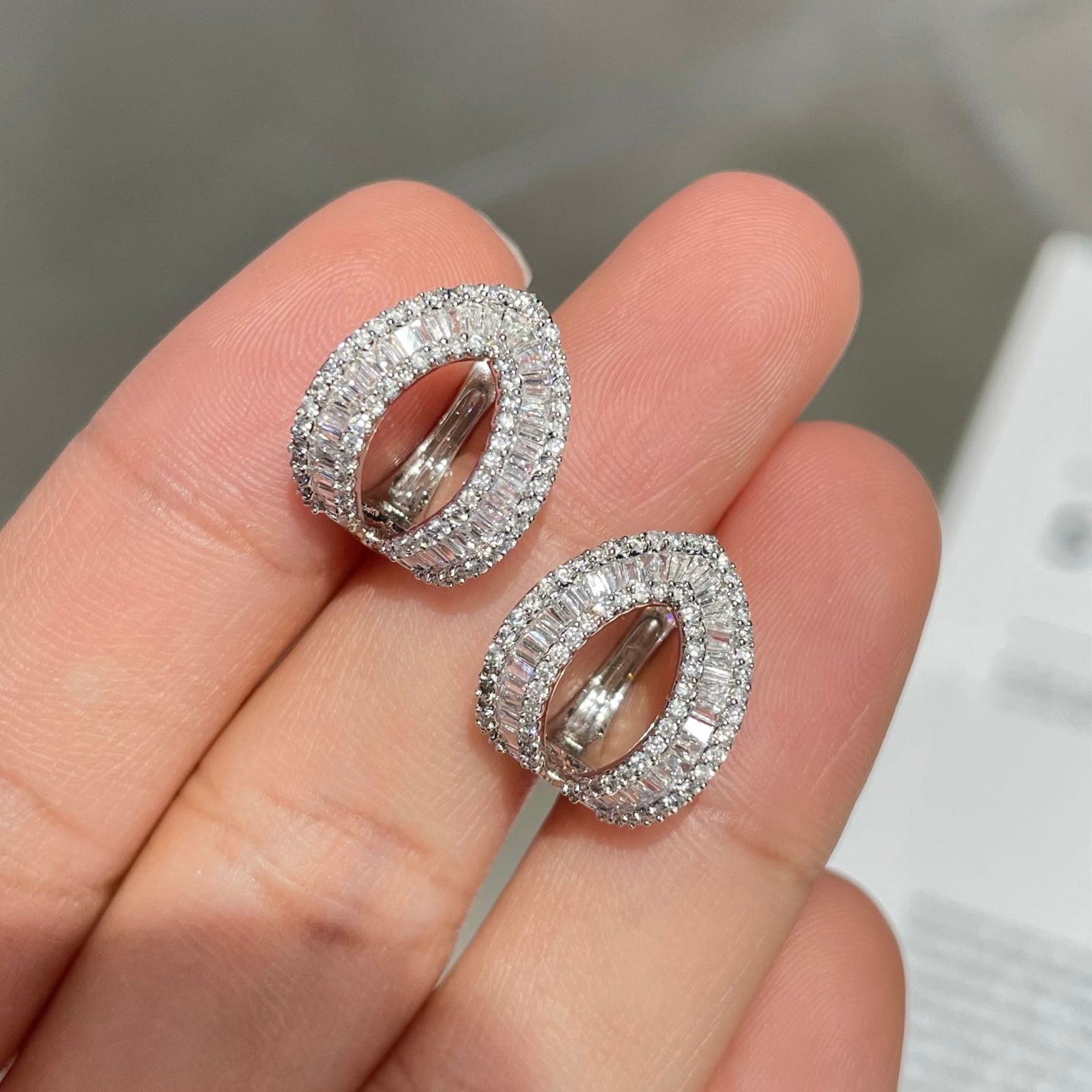 14k Gold 0.8 Ct Natural H Diamond Earrings (1 of 6)