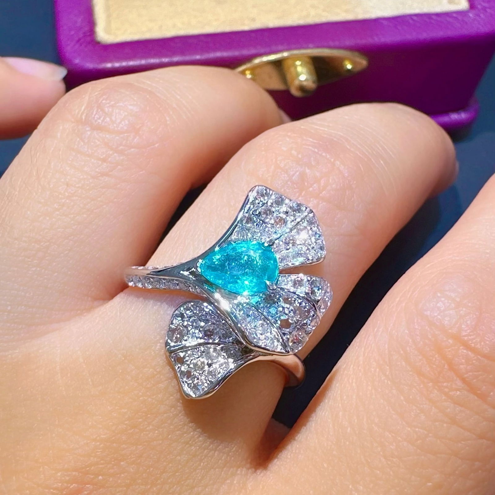 14k Gold 0.92 Ctw Natural Paraiba Tourmaline & Diamond Ring - 2