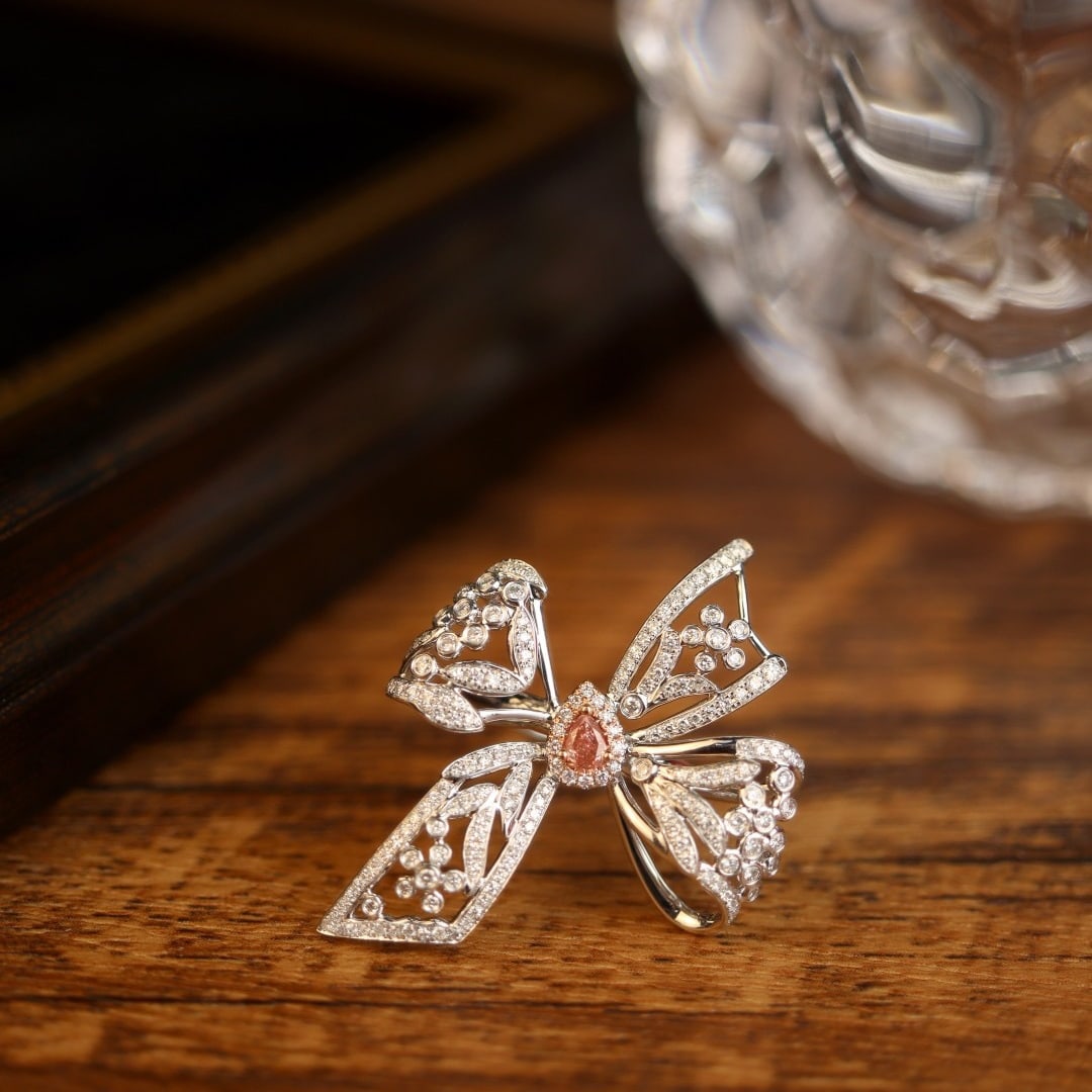 14k Gold 0.92 Ctw Natural Pink Diamond & Diamond Ring: Ref:231130262 // gold content:14k gold // ring size:7. 25us // // main gemstone:pink diamond // shape:pear // carat weight:0. 10ct // color:pink // treatment:natural // // adjacent gemstone 2 :