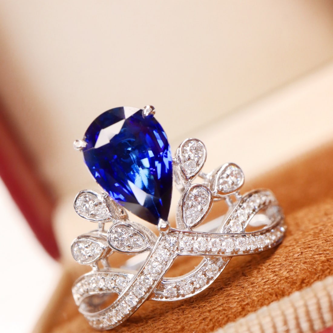 14k Gold 1.91 Ctw Vivid Blue Natural Sapphire & Diamond Ring - 4