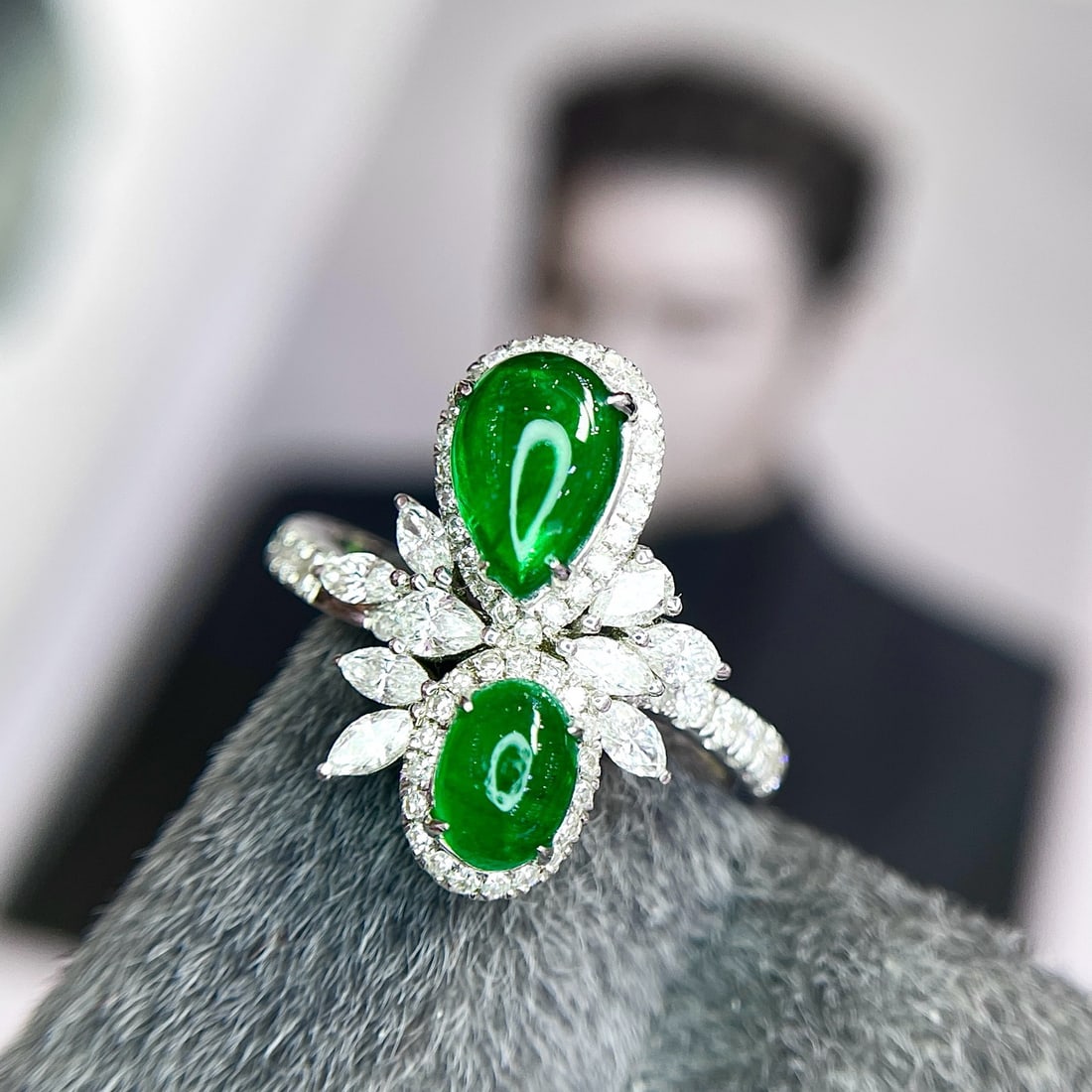 14k Gold 2.19 Ctw Natural Emerald & Diamond Ring: Ref:231130284 // gold content:14k gold // ring size:7. 25us // // main gemstone:emerald // shape:multiple // carat weight:1. 4ct // color:green // treatment:natural // // adjacent gemstone 2 :