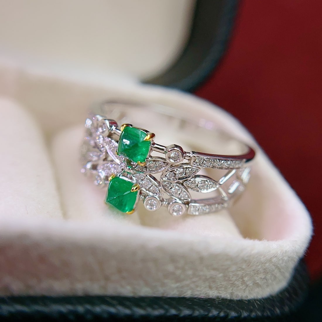 14k Gold 0.65 Ct Natural Emerald & Diamond Ring - 3