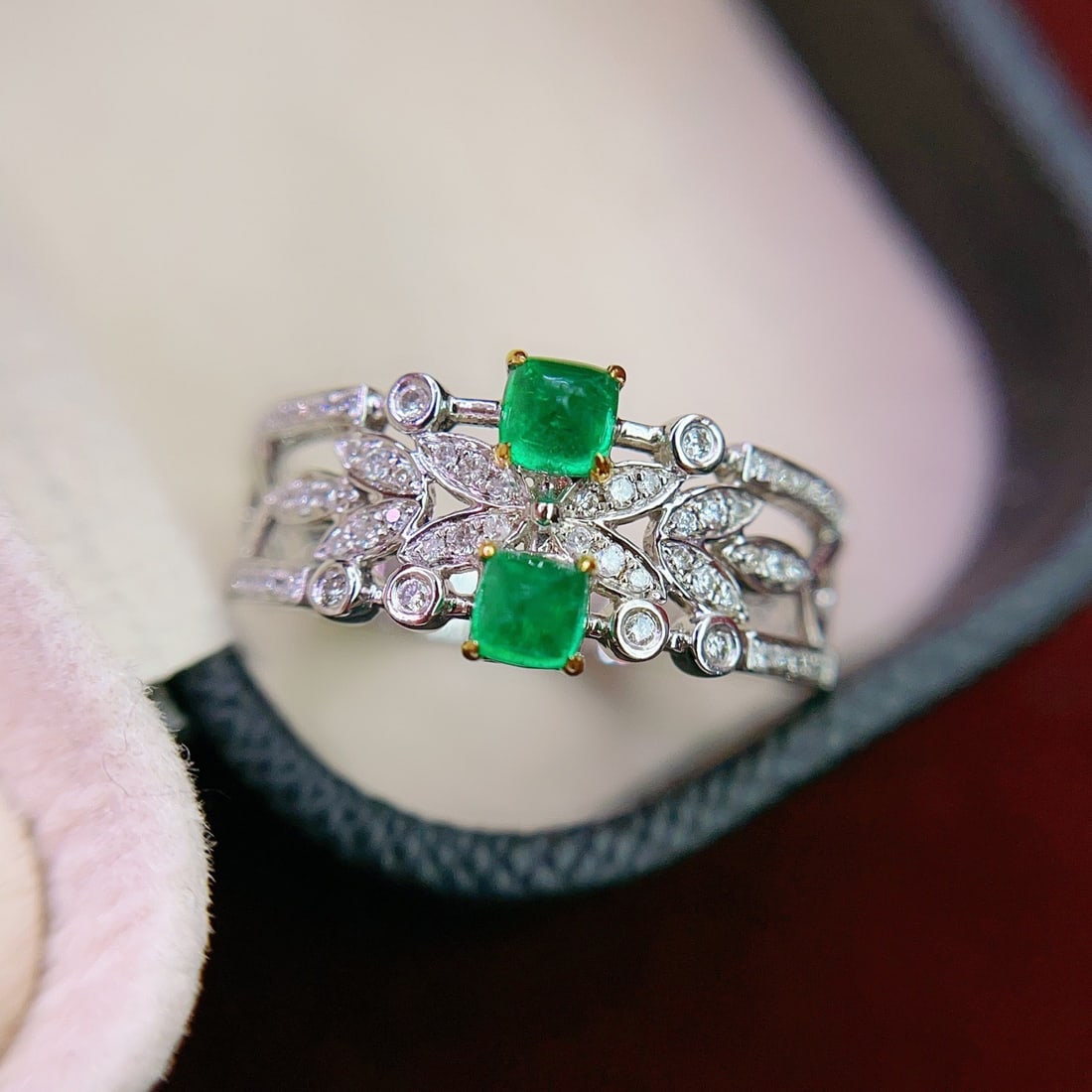 14k Gold 0.65 Ct Natural Emerald & Diamond Ring - 4