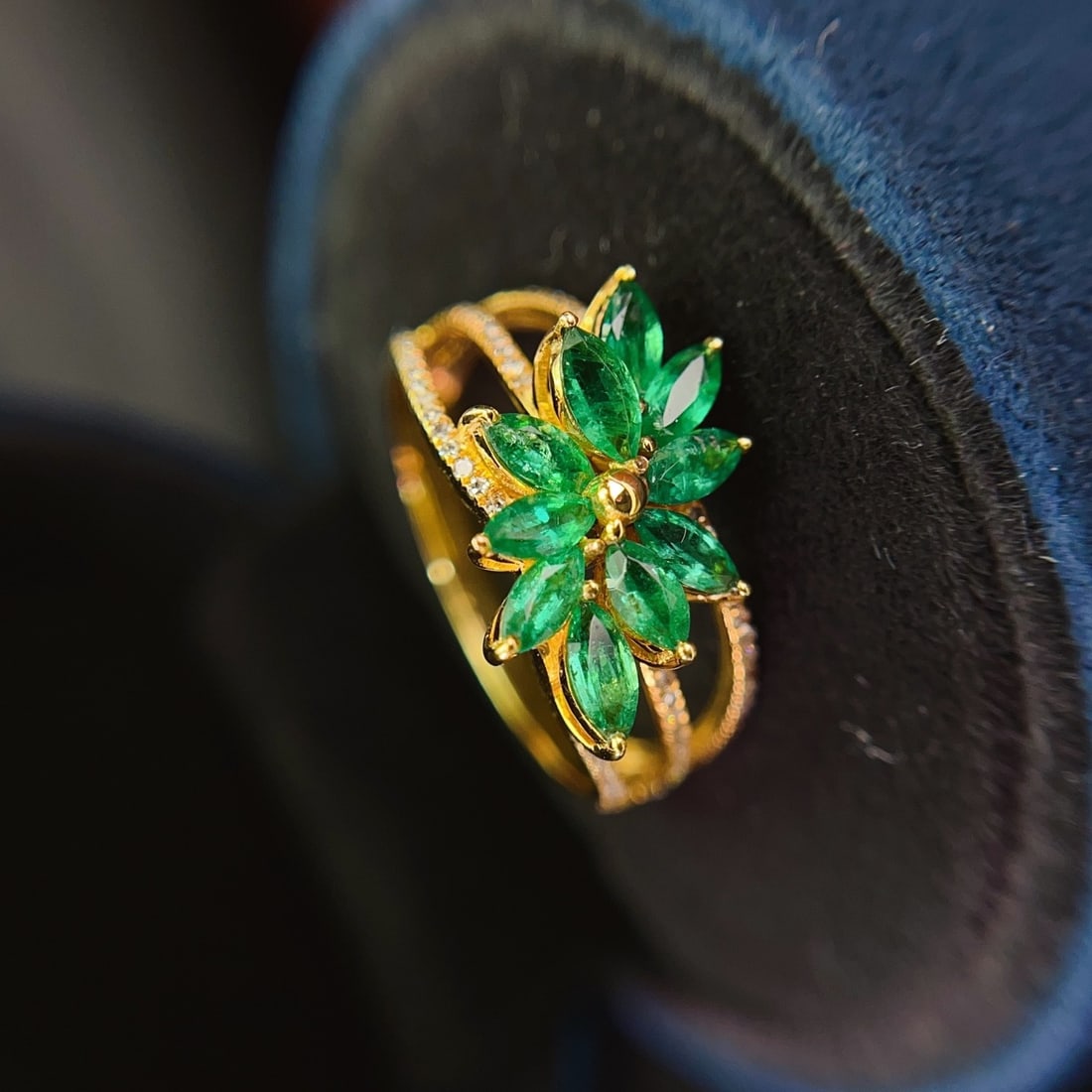 14k Gold 1.40 Ct Natural Emerald & Diamond Ring - 3
