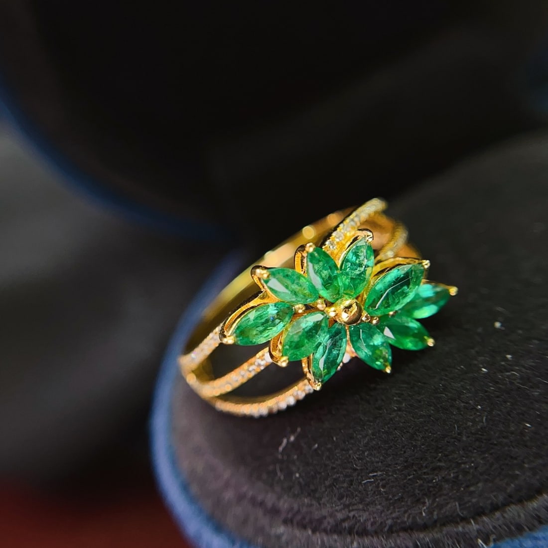 14k Gold 1.40 Ct Natural Emerald & Diamond Ring - 4