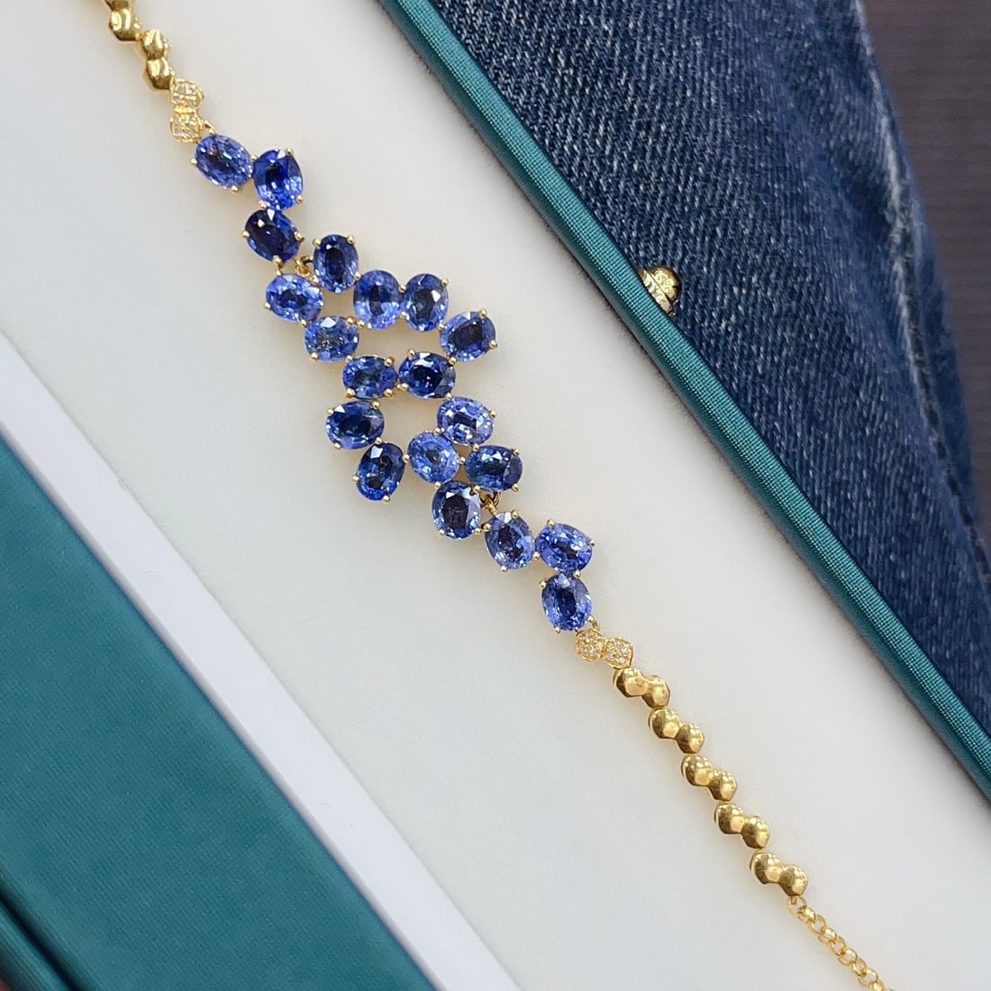 14k Gold 11.00 Ct Natural Sapphire & Diamond Bracelet - 2