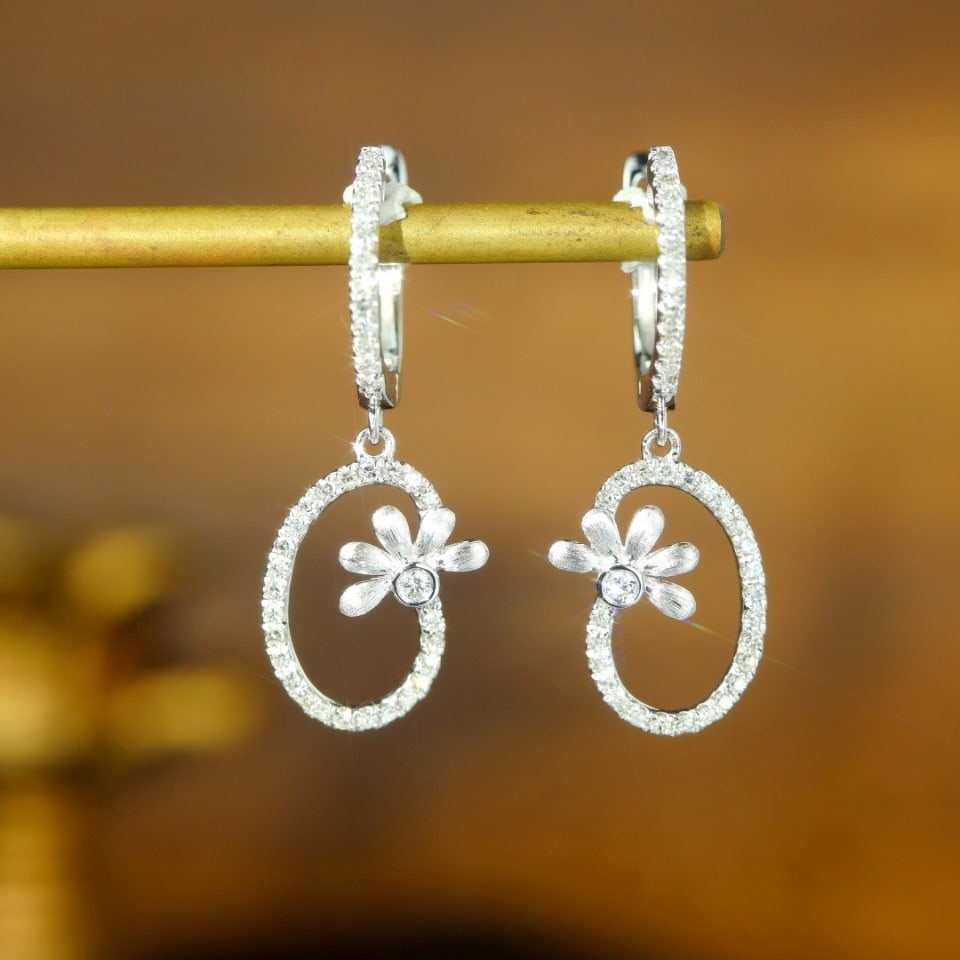 14k Gold 0.40 Ct Natural H Diamond Earrings: Ref:231130328 // gold content:14k gold // main gemstone:diamond // shape:round // carat weight:0. 40ct // clarity grade:vs-si // color:h // treatment:natural // cut grade:g // Condition: NewLow