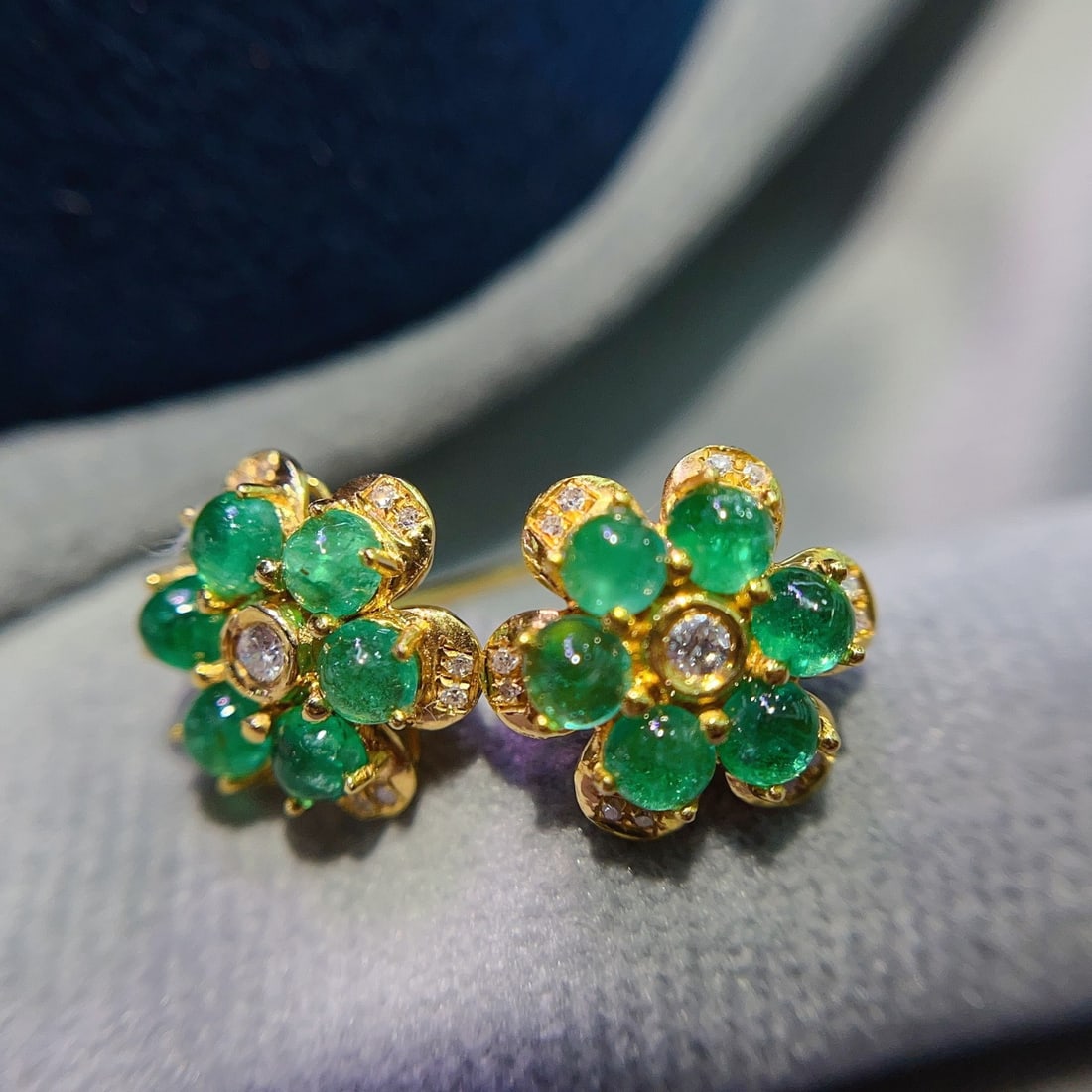 14k Gold 1.50 Ct Natural Emerald & Diamond Earrings - 4
