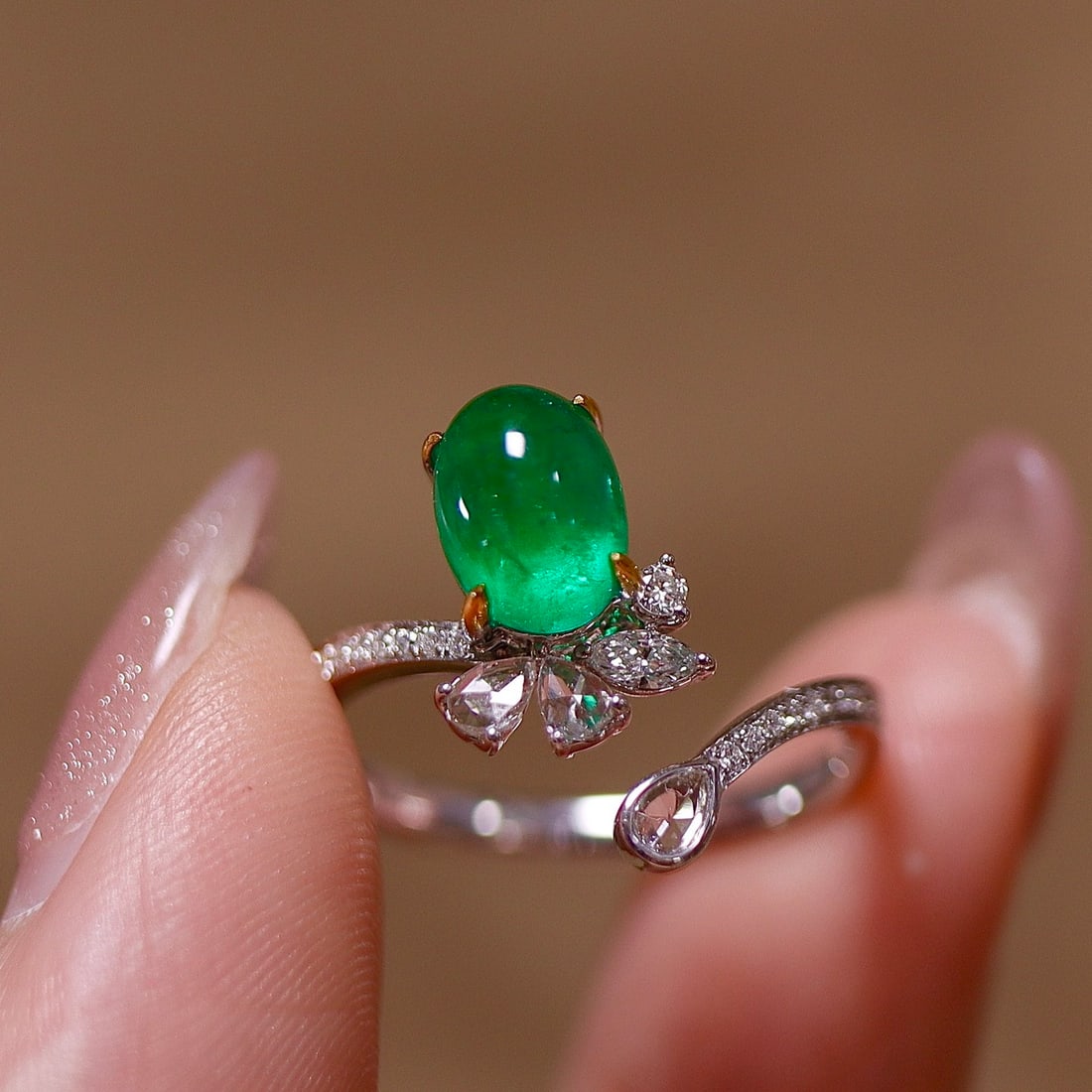 14k Gold 1.86 Ctw Vivid Green Natural Emerald & Diamond Ring - 2