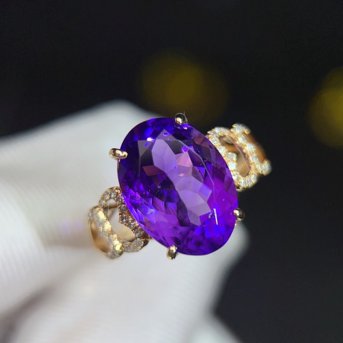 14k Gold 6 Ct Natural Amethyst & Diamond Ring: Ref:231130367 // gold content:14k gold // ring size:7. 25us // // main gemstone:amethyst // shape:oval // carat weight:6ct // color:purple // treatment:natural // // adjacent gemstone 2 : diamond