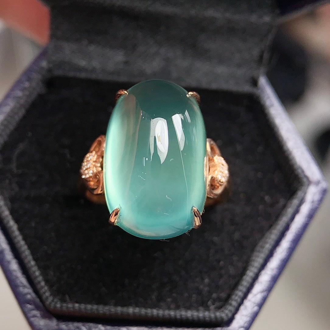 14k Gold 18.5 Ct Natural Prehnite & Diamond Ring: Ref:231130368 // gold content:14k gold // ring size:7. 25us // // main gemstone:prehnite // shape:oval // carat weight:18. 5ct // color:green // treatment:natural // // adjacent gemstone 2 : diamond /