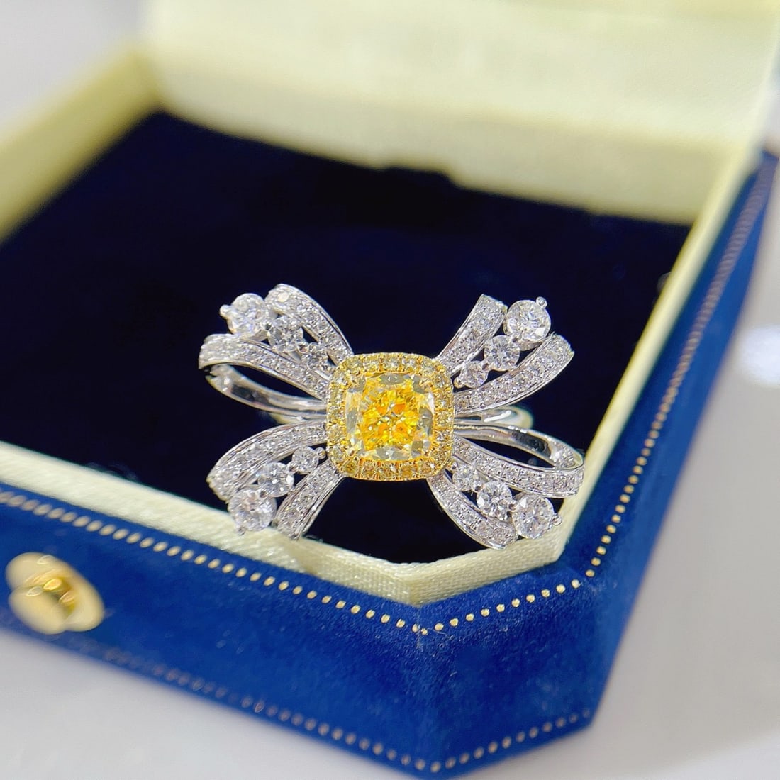 14k Gold 1.87 Ctw Natural Yellow Diamond & Diamond Ring/pendant( Without Chain ): Ref:231130370 // gold content:14k gold // ring size:7. 25us // // main gemstone:yellow diamond // shape:cushion // carat weight:1. 01ct // color:yellow // treatment:natural // // adjacent gemstone