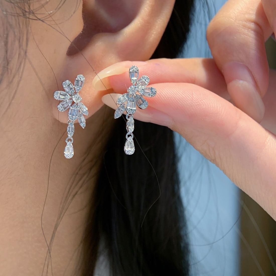 14k Gold 0.66 Ct Natural H Diamond Earrings - 4