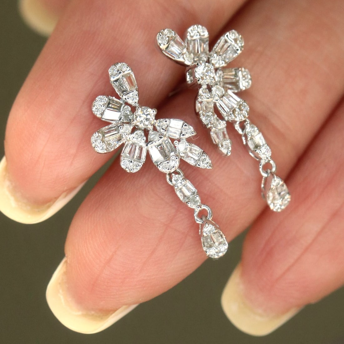 14k Gold 0.66 Ct Natural H Diamond Earrings - 8