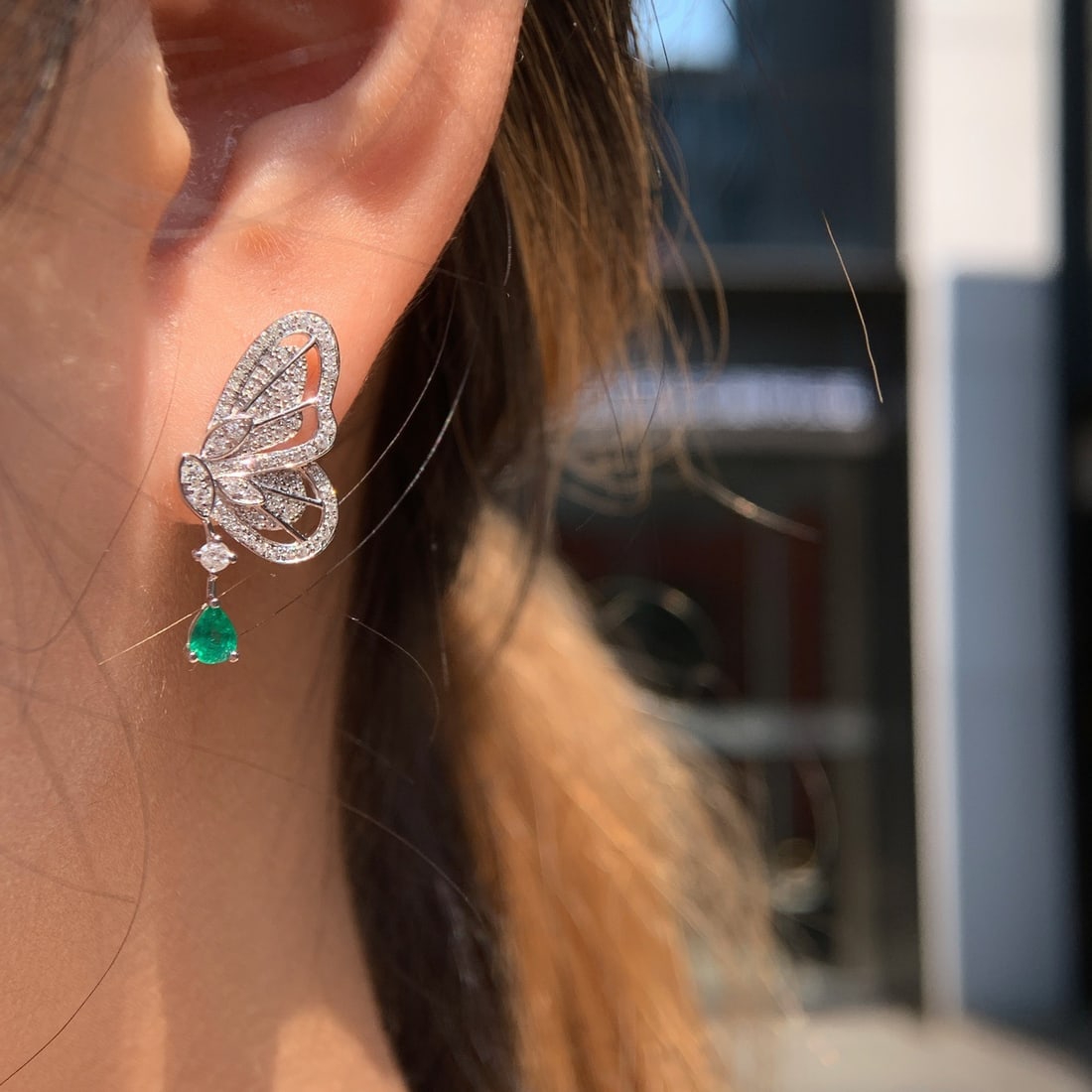 14k Gold 0.8 Ctw Natural Emerald & Diamond & Butterfly Earrings - 5