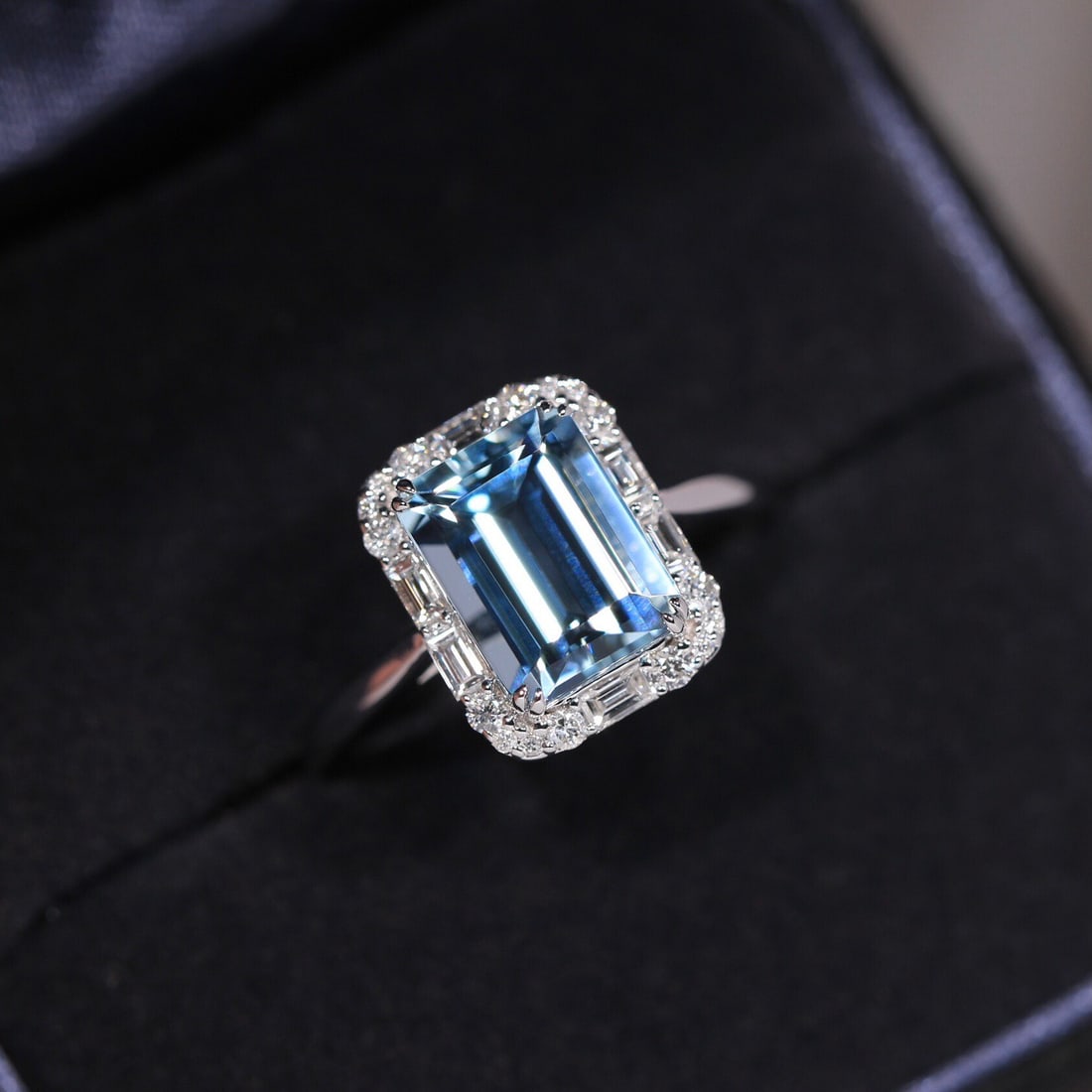 14k Gold 2.36 Ctw Natural Aquamarine & Diamond Ring (1 of 6)