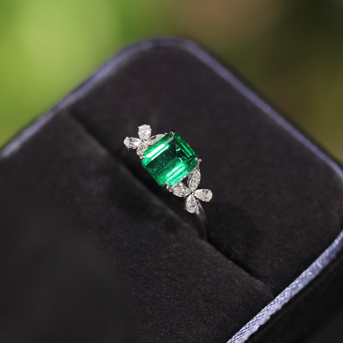 14k Gold 1.36 Ct Vivid Green Natural Emerald & Diamond Ring - 6