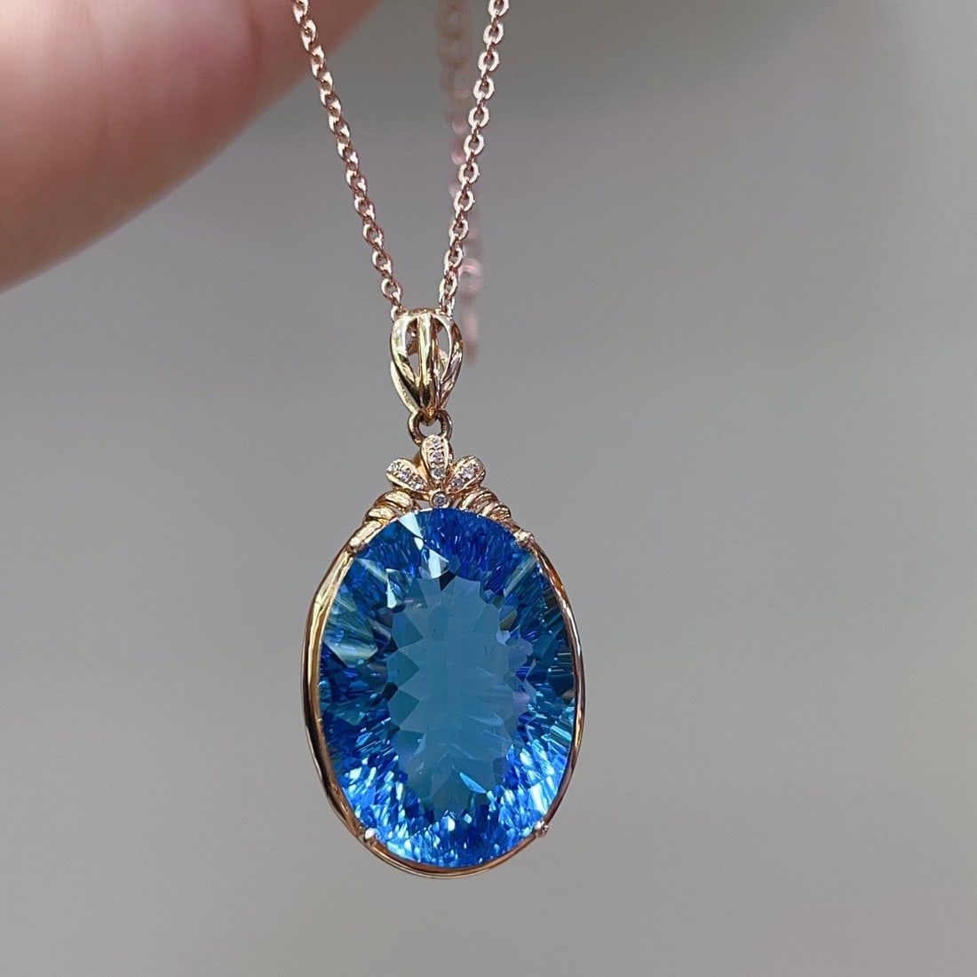 14k Gold 21.90 Ct Natural Topaz & Diamond Pendant( Without Chain ) - 2