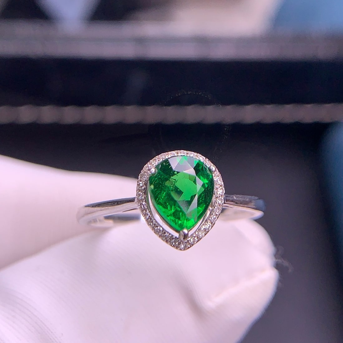 14k Gold 1.1 Ct Vivid Green Natural Tsavorite & Diamond Ring (1 of 9)