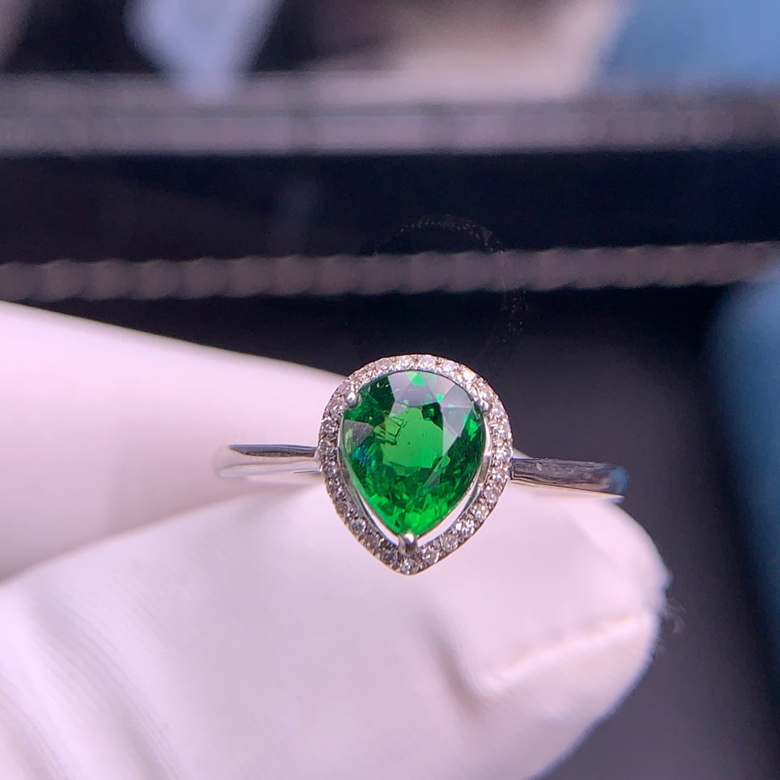 14k Gold 1.1 Ct Vivid Green Natural Tsavorite & Diamond Ring - 5