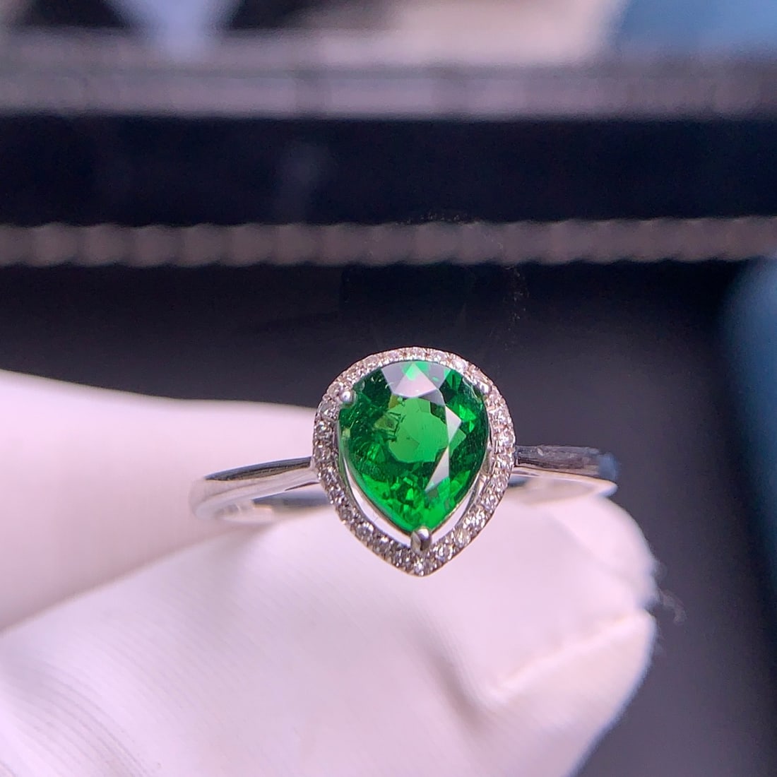 14k Gold 1.1 Ct Vivid Green Natural Tsavorite & Diamond Ring - 7