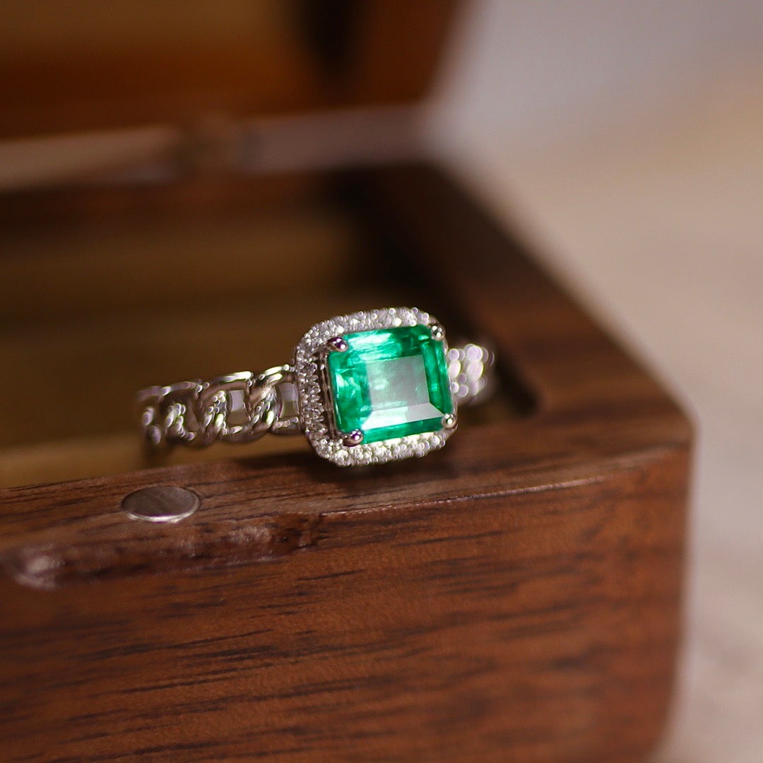 14k Gold 1.24 Ctw Vivid Green Natural Emerald & Diamond Ring - 4