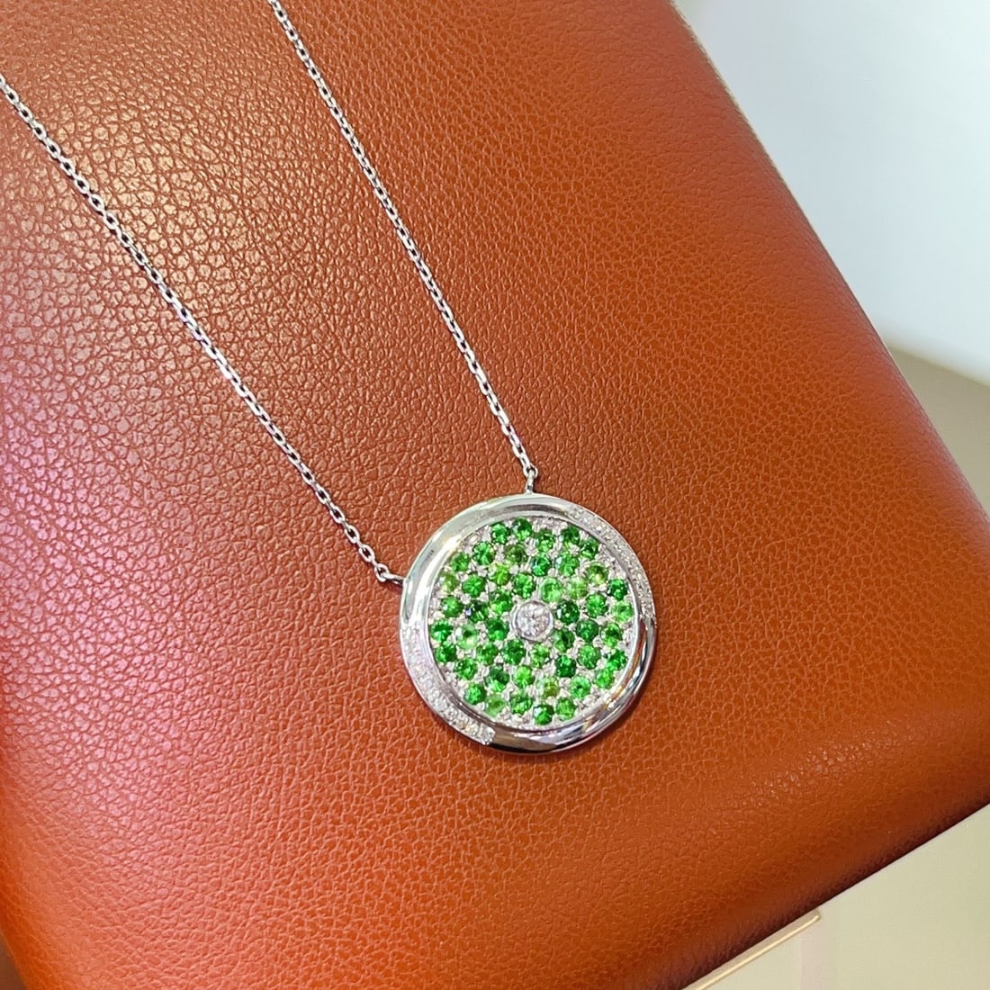 14k Gold 1.50 Ct Natural Tsavorite & Diamond & Sapphire Necklace: Ref:231130430 // gold content:14k gold // main gemstone:tsavorite // shape:round // carat weight:1. 50ct // color:green // treatment:natural // cut grade:g // // adjacent gemstone 2 : diamond //
