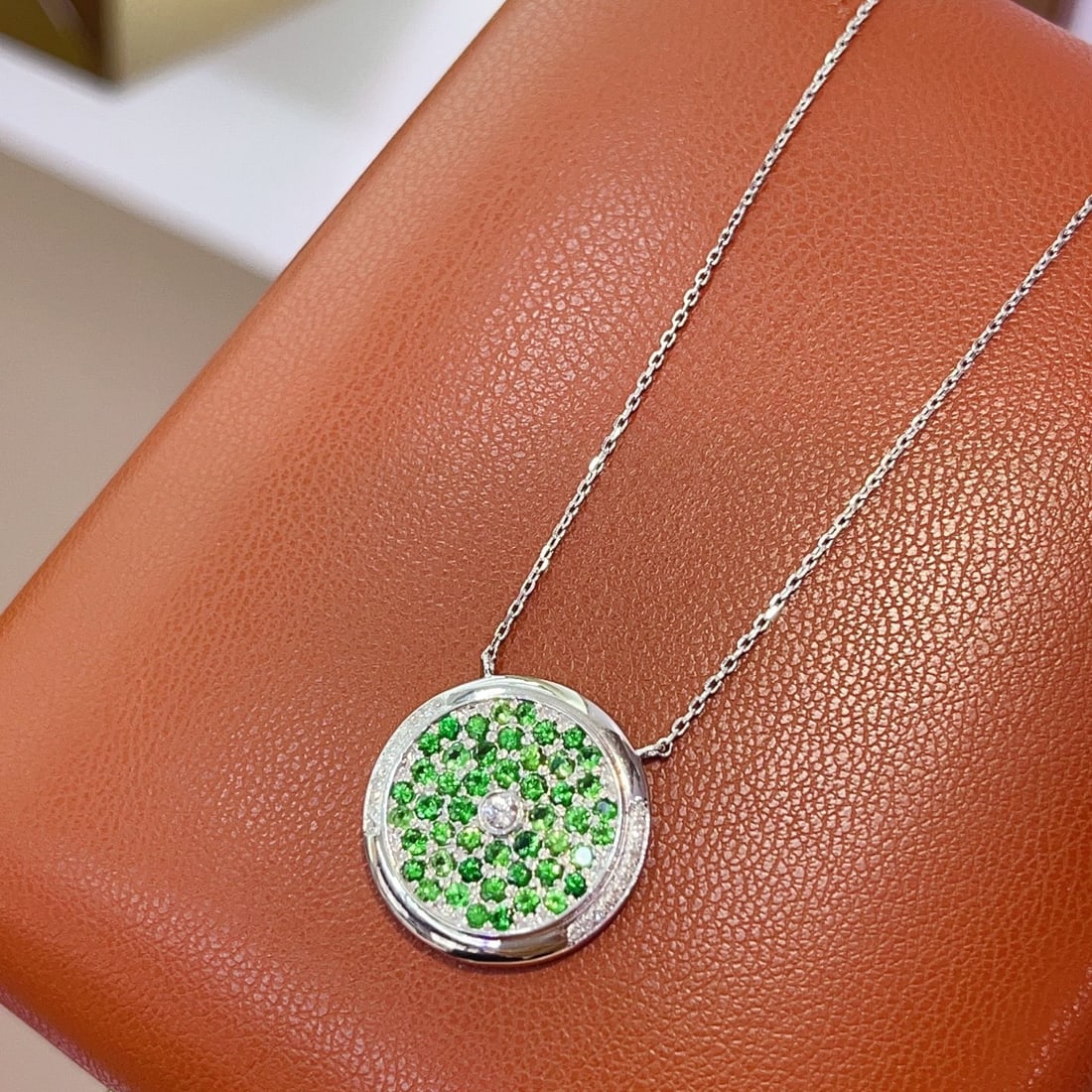 14k Gold 1.50 Ct Natural Tsavorite & Diamond & Sapphire Necklace - 2