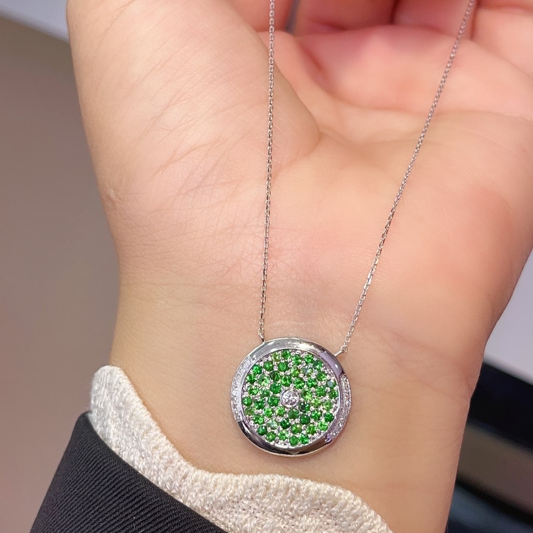 14k Gold 1.50 Ct Natural Tsavorite & Diamond & Sapphire Necklace - 3