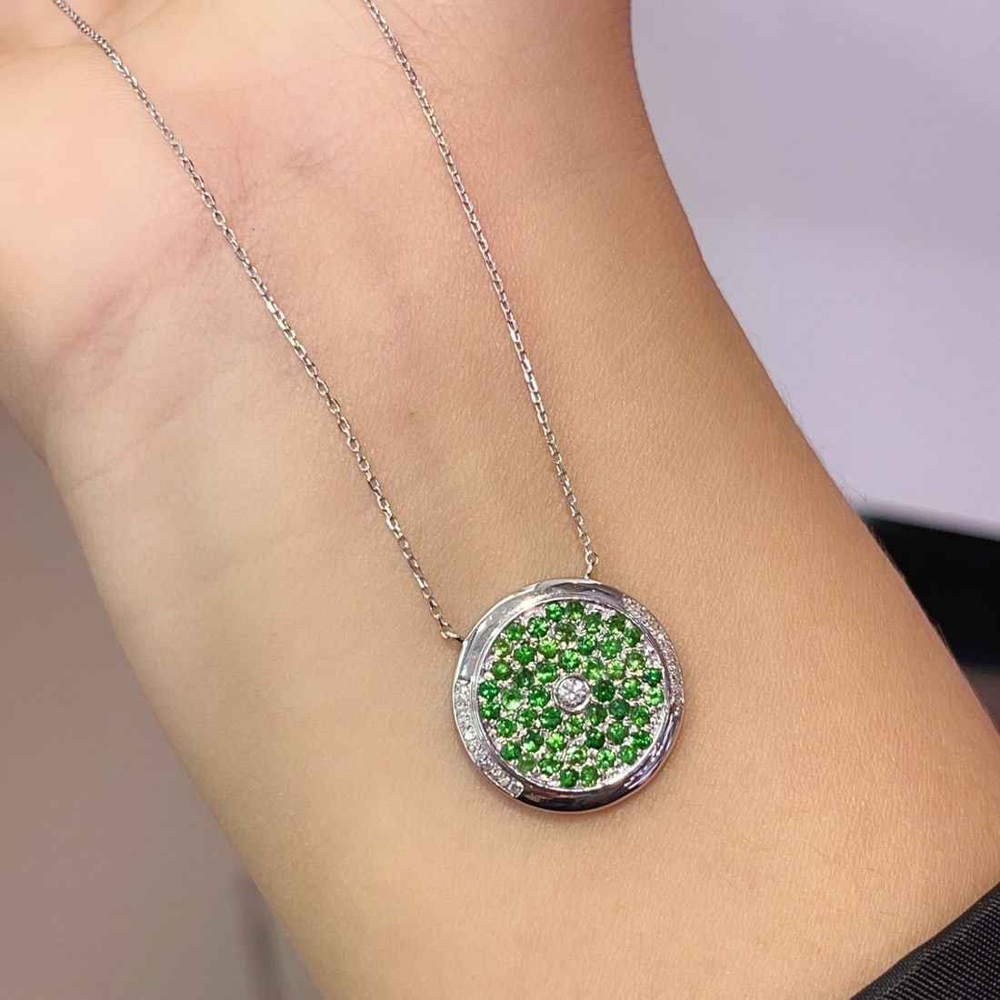 14k Gold 1.50 Ct Natural Tsavorite & Diamond & Sapphire Necklace - 4