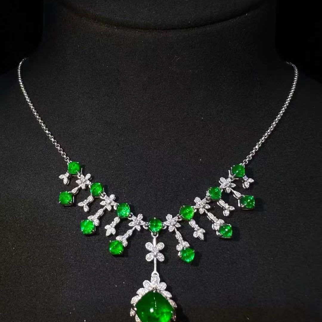 14k Gold 5.76 Ctw Vivid Green Natural Emerald & Diamond Necklace (1 of 5)