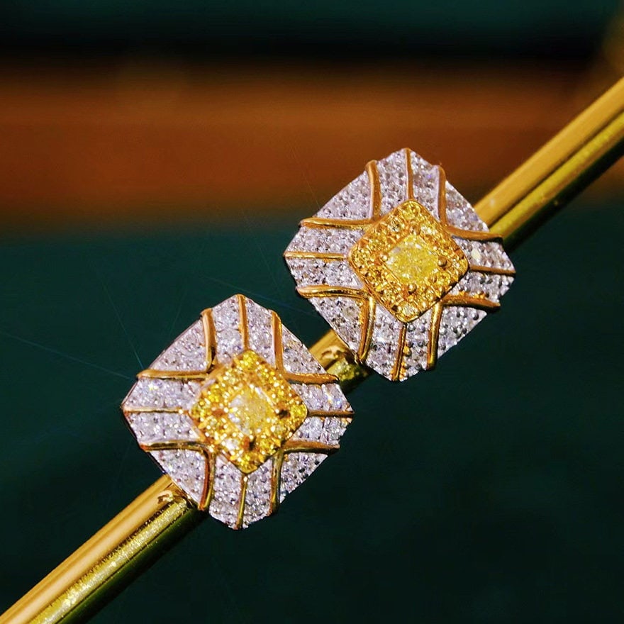 14k Gold 0.7 Ct Natural Color Diamond Earrings - 2