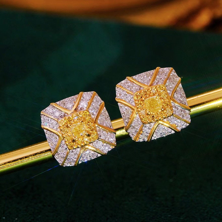 14k Gold 0.7 Ct Natural Color Diamond Earrings - 3