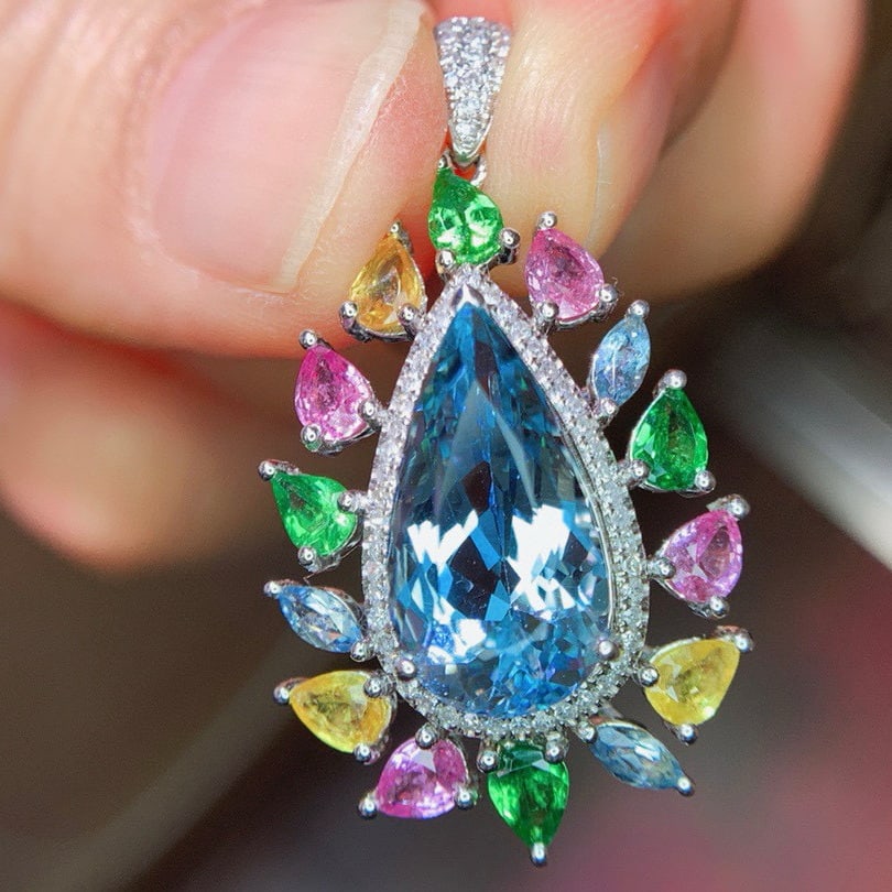 14k Gold 5.3 Ct Natural Aquamarine & Diamond Pendant( Without Chain ): Ref:231127104 // gold content:14k gold // main gemstone:aquamarine // shape:pear // carat weight:5. 3ct // color:blue // treatment:natural // // adjacent gemstone 2 : diamond // shape:round // clarity